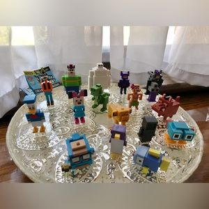 Lot CROSSY ROAD Original & DISNEY Collectible Figures Toys Lion King Baymax